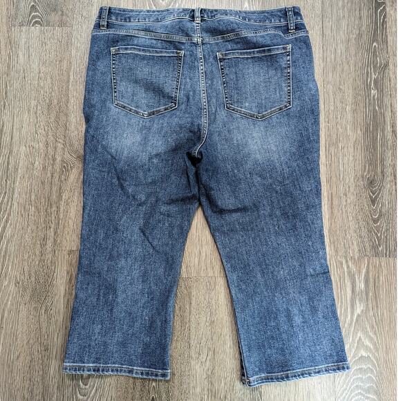 Lane Bryant Women's Stretch Denim Crop Pants with Rhinestones Size 20 - Picture 3 of 3